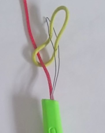 pincer l'élastique, vue zoomée
